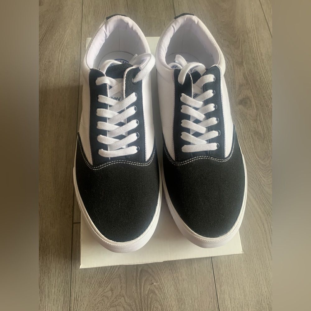Hurley Hobart lace black and white sneakers